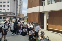 フェリー待場で