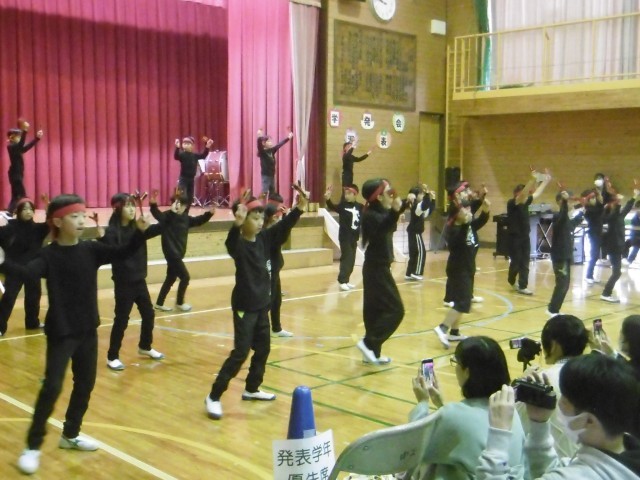 ３、４年よさこい「鳴子華」