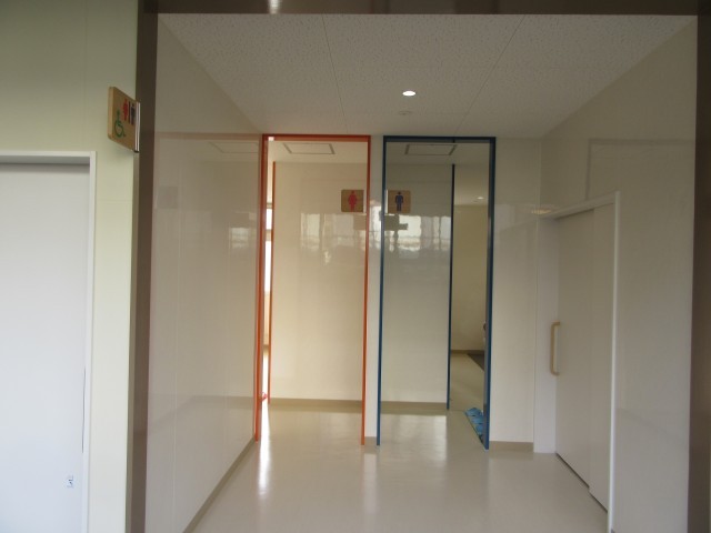 児童棟トイレ